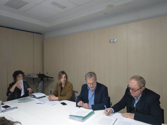 El concejal de Planeamiento Urbanístico y Vivienda, Manuel Saravia, en el Consejo de Administración de VIVA.