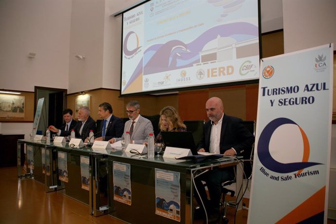 Inauguración de las Jornadas de Turismo Azul y Seguro en la UCA