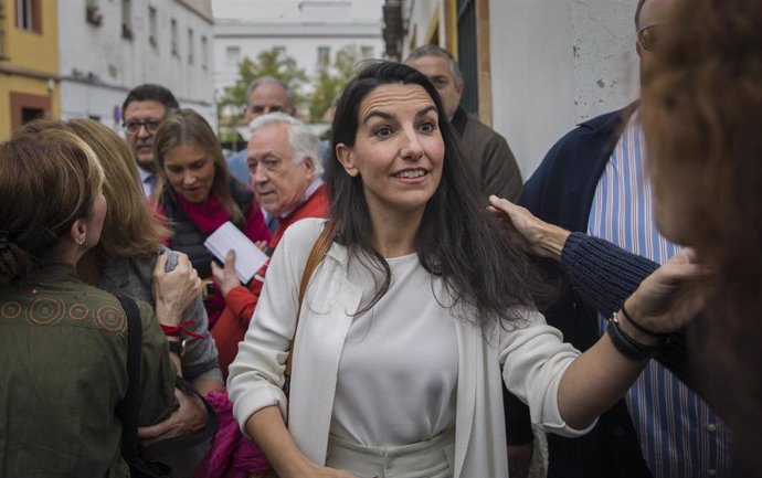 La presidenta de Vox Madrid, Rocío Monasterio,  a su llegada a la atención a los medios a las puertas del Centro Mena.En Sevilla, a 04 de noviembre de 2019.
