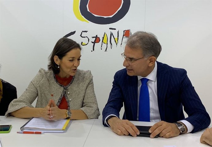 Reyes Maroto y el ministro de Turismo de Croacia, Gari Cappelli.