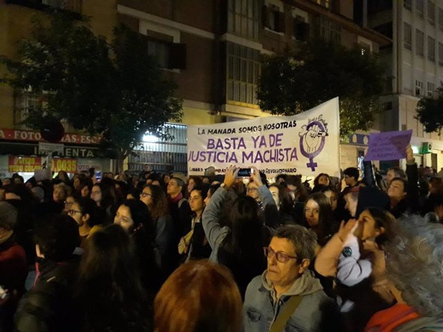 Feministas vuelven a las calles de Madrid al grito de 'No es abuso es violacion' tras la sentencia de la La Manada de Manresa