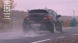 Vehículo circulando a 180 km/h en la NA-134, en el término municipal de Viana