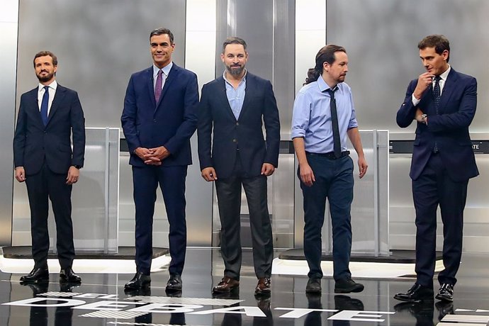 Pedro Sánchez, Pablo Casado, Pablo Iglesias, Albert Rivera i Santiago Abascal abans del debat electoral.