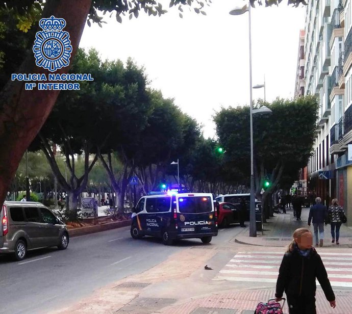 Furgón de la Policía Nacional en Almería