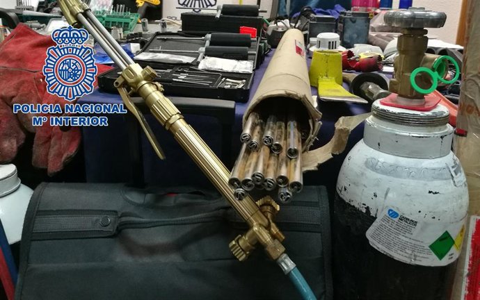 Imagen de las lanzas térmicas y otros objetos de los butroneros detenidos en Madrid.