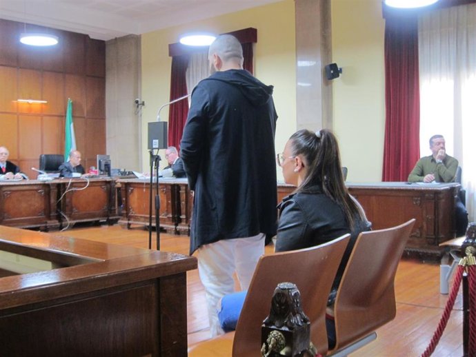 Los dos acusados durante el juicio