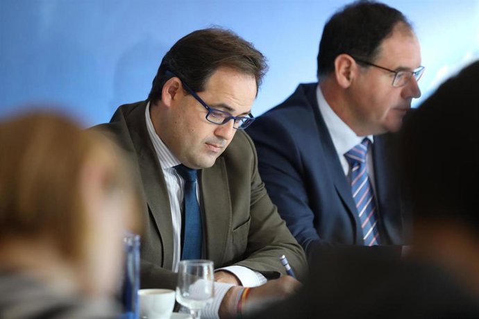 El presidente del PP de C-LM, Paco Núñez, en un desayuno informativo.