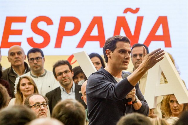 El presidente de Ciudadanos, Albert Rivera, durante un acto de campaña en la sede del partido en Madrid.