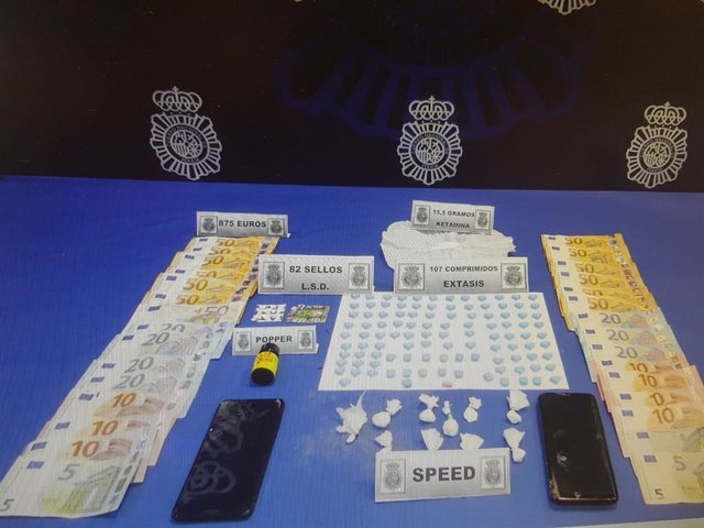 Droga y dinero incautados en Valladolid.