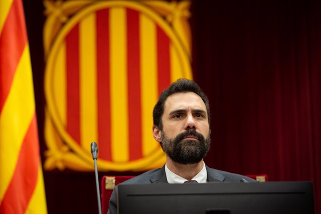 El president del Parlament de Catalunya, Roger Torrent, durante una sesión plenaria celebrada una semana después de conocerse la sentencia del juicio del 'procés', en Barcelona (España), a 23 de octubre de 2019.