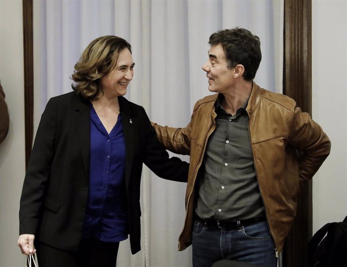 Ada Colau y Eduardo Santos, en una reunión en Barcelona
