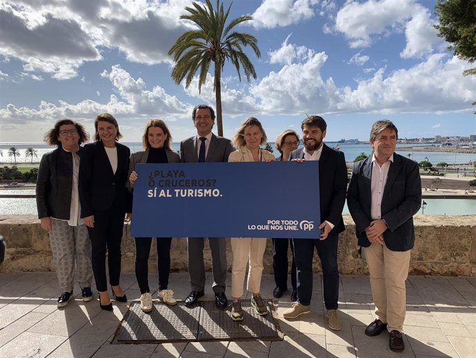 El Presidente Del PP En Baleares, Biel Company, Y La Candidata Del PP Al Congreso Por Baleares, Marga Prohens, Tras Atender A Los Medios En Dalt Murada.