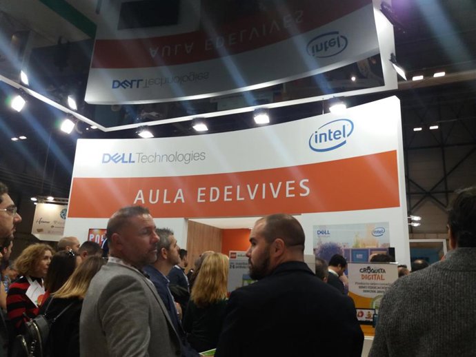 Stand de Dell Technologies junto a Google, Intel y Edelvives en la feria SIMO Educación de Madrid