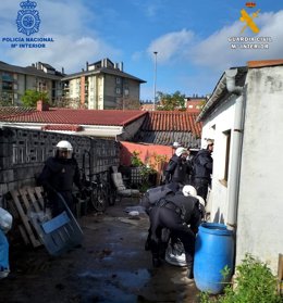 Agentes de la Policía Nacional detienen, junto a Guardia Civil, a tres atracadores de dos estancos de Santander y Camargo