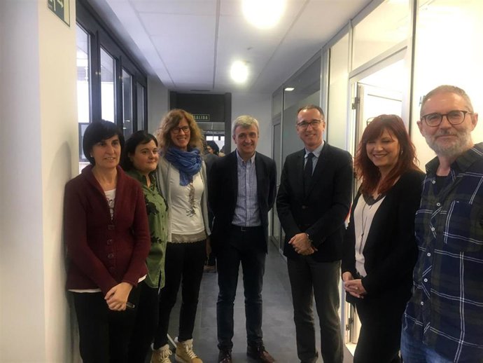 El consejero de Salud del Principado visita el Centro de Atención Múltiple de Proyecto Hombre en Gijón