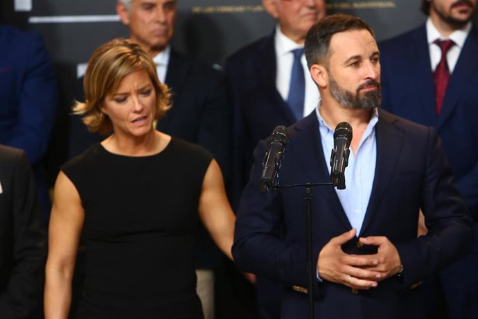 Santiago Abascal hace declaraciones después del debate electoral en televisión en el Pabellón de Cristal de la Casa de Campo de Madrid el 4 de noviembre de 2019.