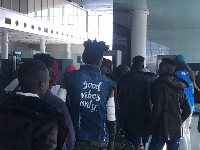 Un grupo de 54 refugiados vulnerables es evacuado de Níger a Italia