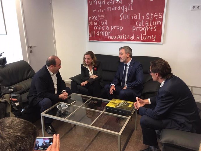 Reunión de la ministra en funciones de Economía y empresa con Miquel Iceta, Salvador Illa y Jaume Collboni (PSC)