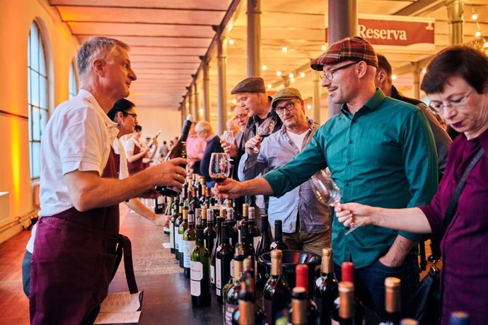 Los 'mejores' vinos de Rioja cautivan Berlín