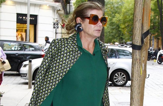 Norman Foster y Elena Ochoa comen en un restaurante de la capital