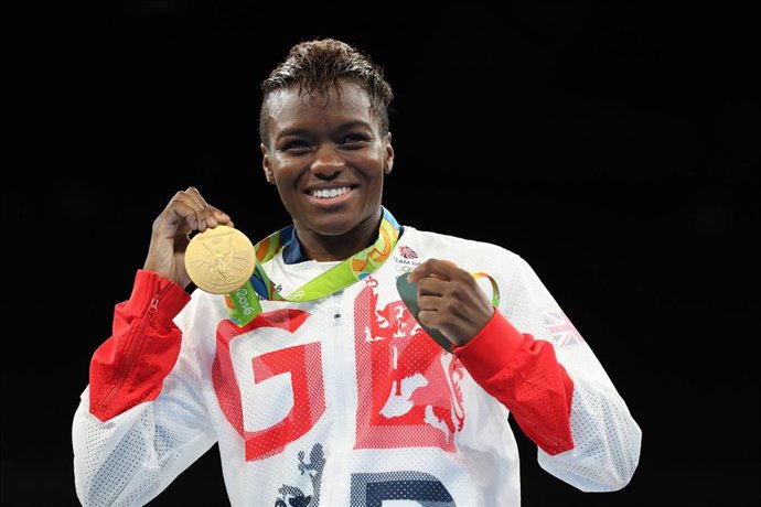 Nicola Adams con su medalla de oro olímpica del peso mosca del boxeo de los Juegos de Río de Janeiro de 2016