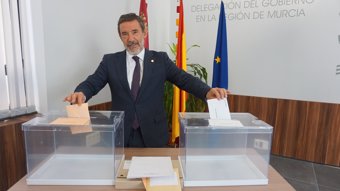 El delegado juntoa  las urnas elecciones geenrales