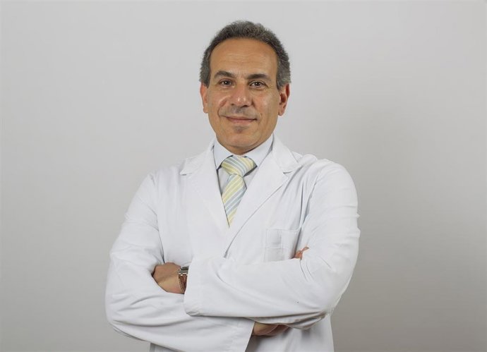 El doctor Nabil Ragaei Kamel, Jefe del Servicio de Oftalmología y de la Unidad de Cirugía Refractiva del Hospital Quirónsalud Marbella