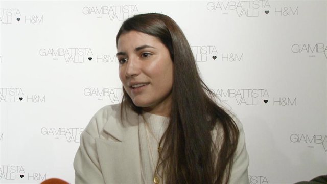 Alba Paul en la fiesta de Giambattista Valli para H&M