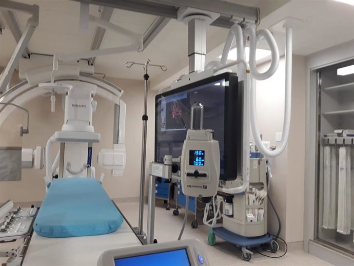Imagen de un angiógrafo y un TAC incorporados por el Hospital Gregorio Marañón para atender casos de ictus.