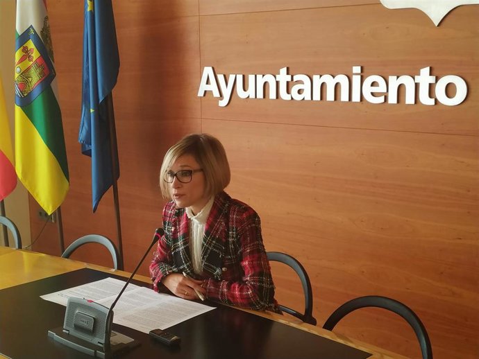 La concejal del PP Penélope Ramírez ha reclamado la convocatoria "inmediata" del Consejo Municipal de Comercio ante la "falta de iniciativa" del Gobierno local para con este sector.