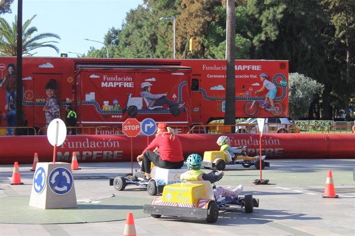 Caravana de la Educación Vial, instalada en la Plaza Doce de Octubre.