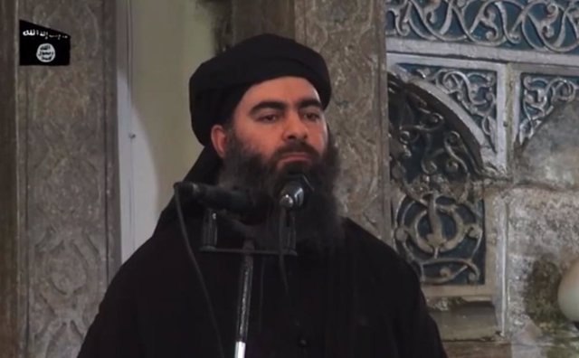 Abú Bakr al Baghdadi durante su proclamación del califato en una mezquita de Mosul