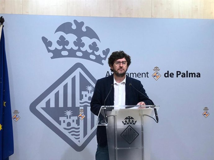 El tinent d'alcalde de Participació Ciutadana i Govern Interior i portaveu municipal de l'Ajuntament de Palma, Alberto Jarabo, en roda de premsa.