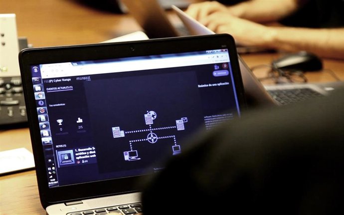 Cerca de 2.000 universitarios de toda España participan en la solución Cyber Range de Indra
