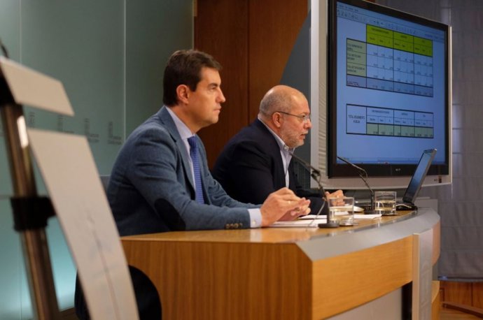 El consejero de la Presidencia, Ángel Ibáñez y el vicepresidente, portavoz y consejero de Transparencia, Ordenación del Territorio y Acción Exterior, Francisco Igea.