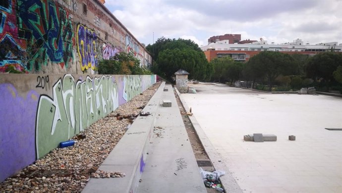 Estado de la plaza Poeta Esteban Villegas, en Retiro.