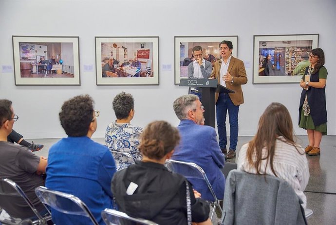 El presidente del Cabildo de Tenerife, Pedro Martín, presenta una nueva edición de Fotonoviembre