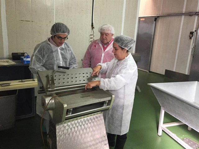 El candidato de VOX al Congreso por Asturias, José María Figaredo, y el presidente de Vox Asturias, Rodolfo Espina