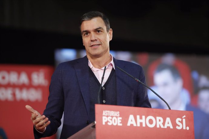 El president del Govern en funcions, Pedro Sánchez, intervé en un míting del PSOE en el Pavelló Central del Recinte Firal Luis Adaro de Gijón (Espanya) 5 de novembre del 2019.