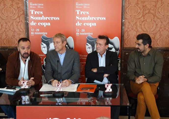 José Luis Arellana, Daniel Bianco, Ricardo Llorca y Diego Martín-Etxebarría durante la presentación de 'Tres Sombreros de Copa'.