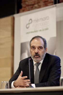 Juan Jesús Domingo, consejero delegado de Mémora, presenta el Observatorio de Ciudades que Cuidan, de la Fundación Mémora, durante una jornada en Madrid el 6 de noviembre de 2019