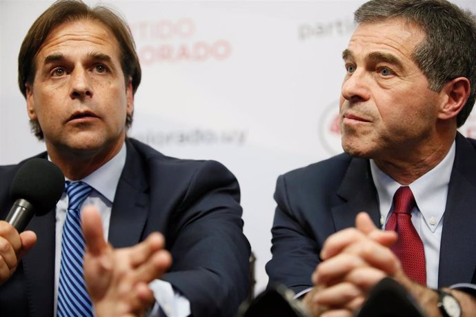 Luis Lacalle Pou, candidato del Partido Nacional, y Ernesto Talvi, candidato del Partido Colorado