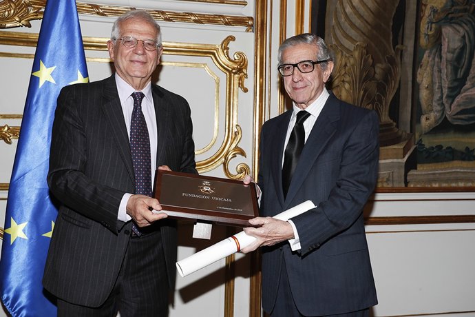 Fundación Unicaja, reconocida con la Real Orden de Isabel la Católica por su conservación del legado machadiano