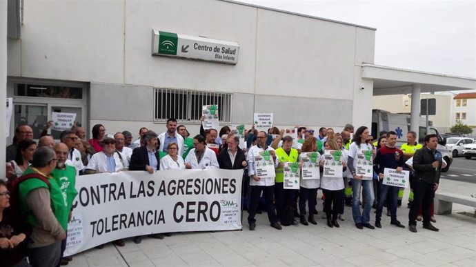 Andalucía.- Satse destaca el "masivo respaldo" de trabajadores y usuarios al enfermero agredido en Coria del Río