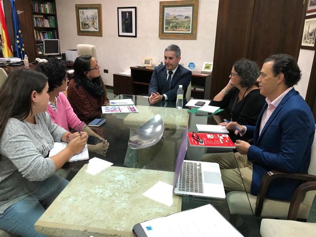 Reunión con representantes de la Asociación Asperger Tea Jaén.