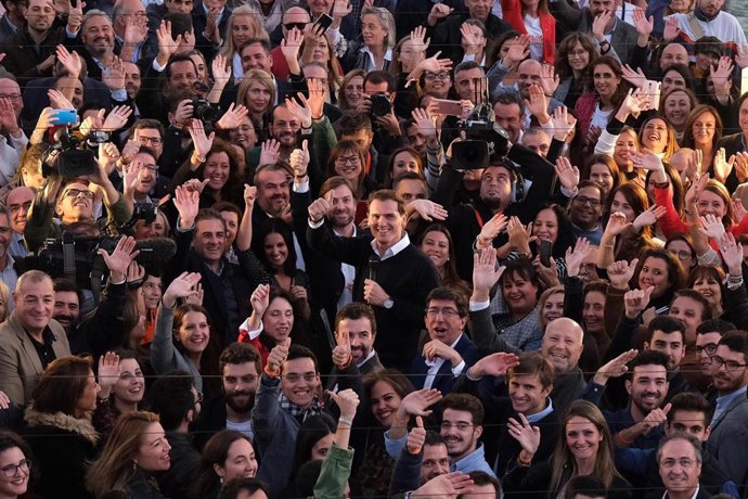Acto de Cs con Albert Rivera y Juan Marín por el 10N con un paseo en barco por el Guadalquivir