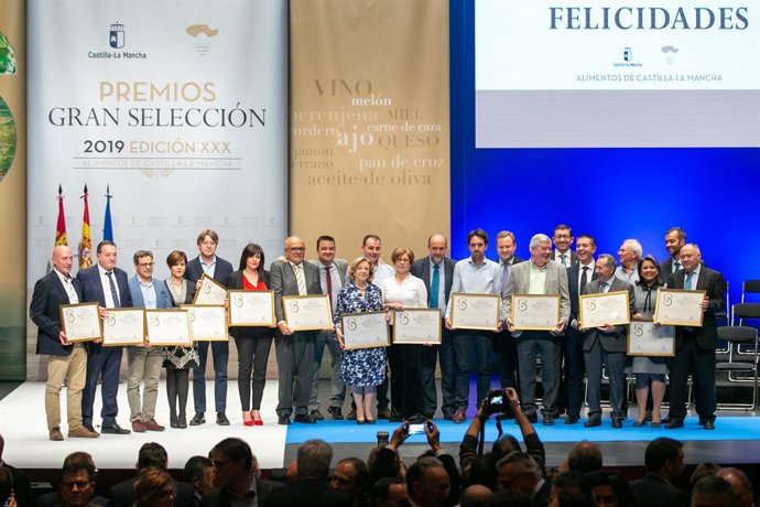 Bodegas Latúe, Quesos Corcuera, aceite Casa Hualdo, miel Nectarius o Jamón Jaset