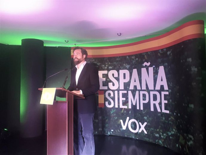 El portavoz de Vox en el Congreso, Iván Espinosa de los Monteros, durante un mitin de campaña en Barcelona por las elecciones generales del 10 de noviembre de 2019
