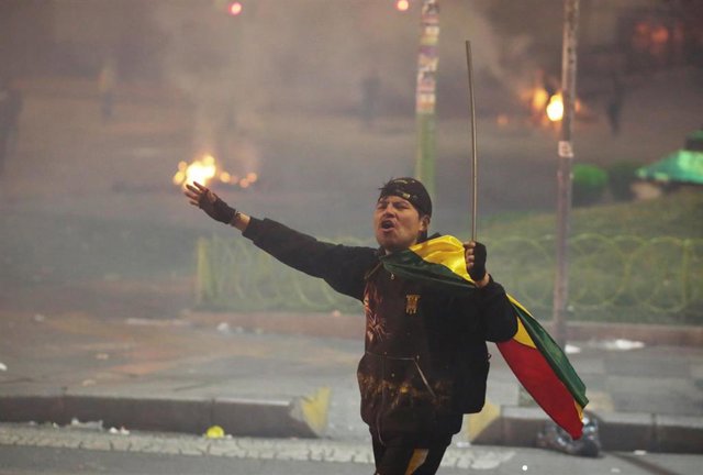 Un manifestante opositor durante las protestas en Bolivia. 