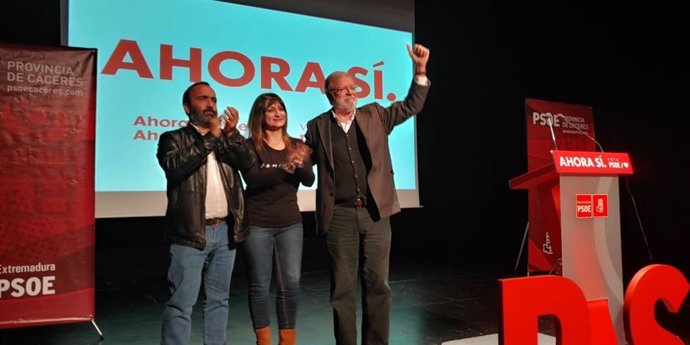 Morales, Medina e Ibarra en el acto del PSOE en Navalmoral
